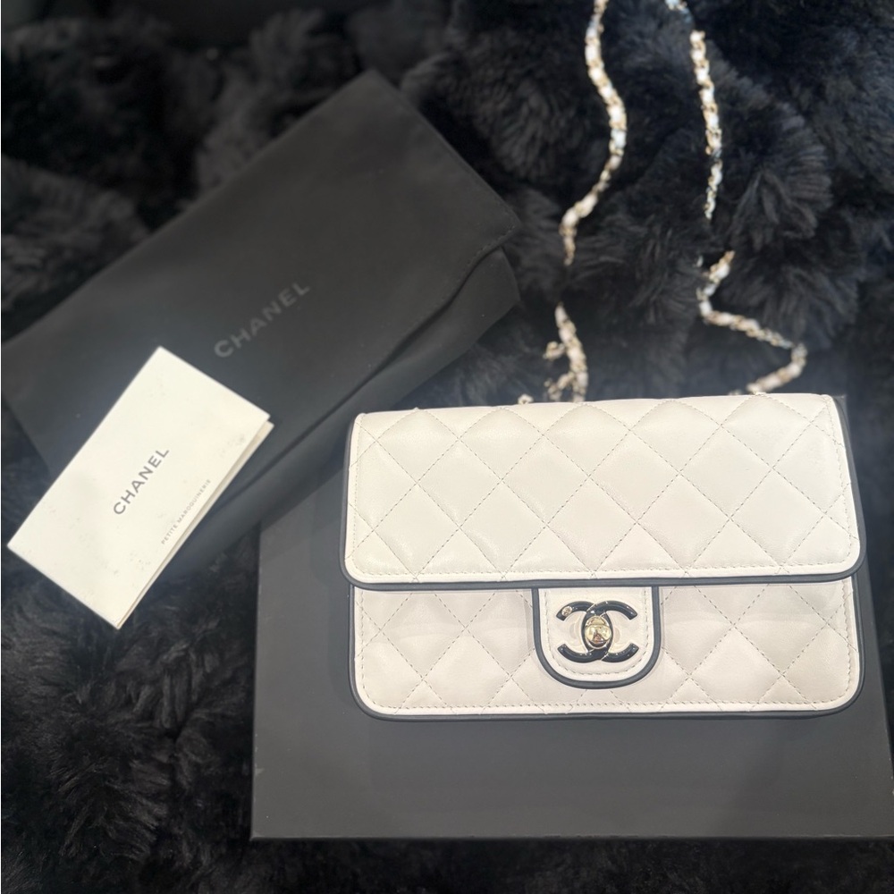 Authentic Brand New Chanel Shoulder Chain Bag!